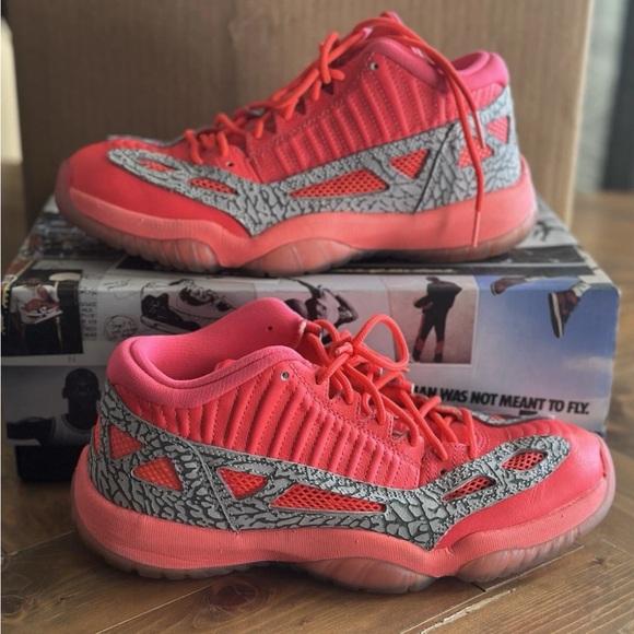 Size 8.5 - Air Jordan 11 Retro IE Low Flash Crimson with box